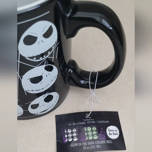 Disney Jack Skellington 20 oz Glow In The Dark Mug! - Picture 4 of 11